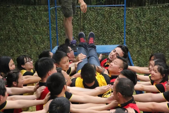 “向梦想出发” 九游会J9销售团建活动完善绽放