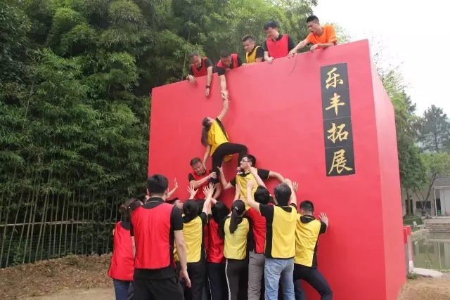 “向梦想出发” 九游会J9销售团建活动完善绽放